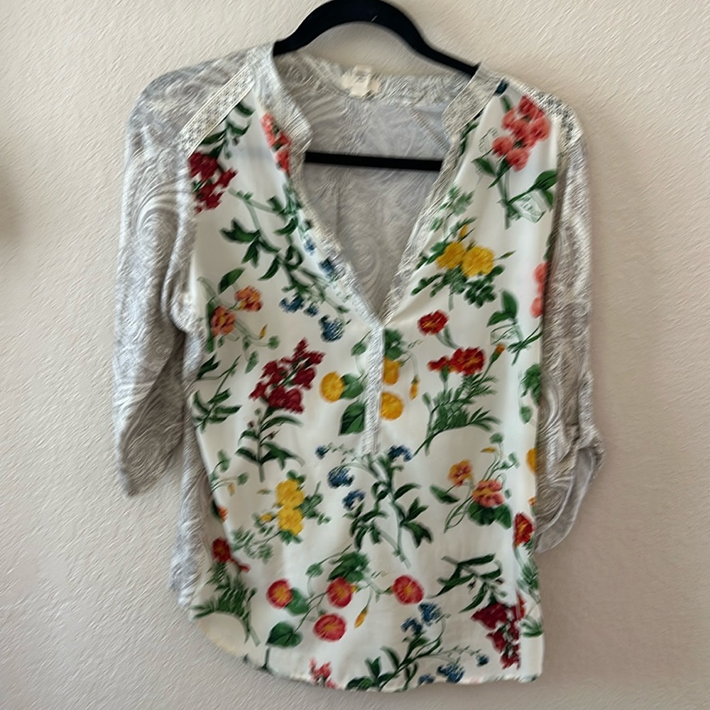 Anthropologie Tiny Women’s Size S Effie Wildflower Garden Floral Shirt Blouse